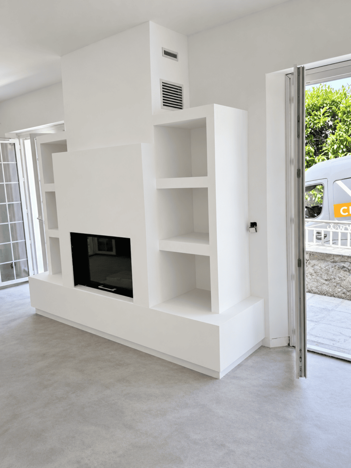 Installation d’une cheminée sur mesure avec niches à Vence