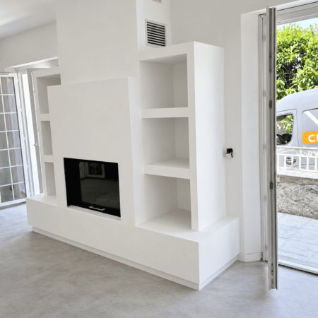 Installation d’une cheminée sur mesure avec niches à Vence